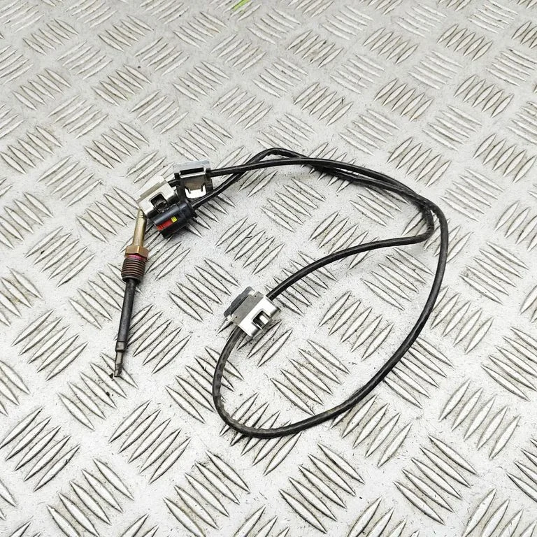 Oil temperature sensor 8490146