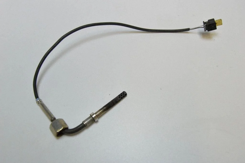 Oil temperature sensor – Mercedes-Benz C-Class AMG W204 (2007-2014)