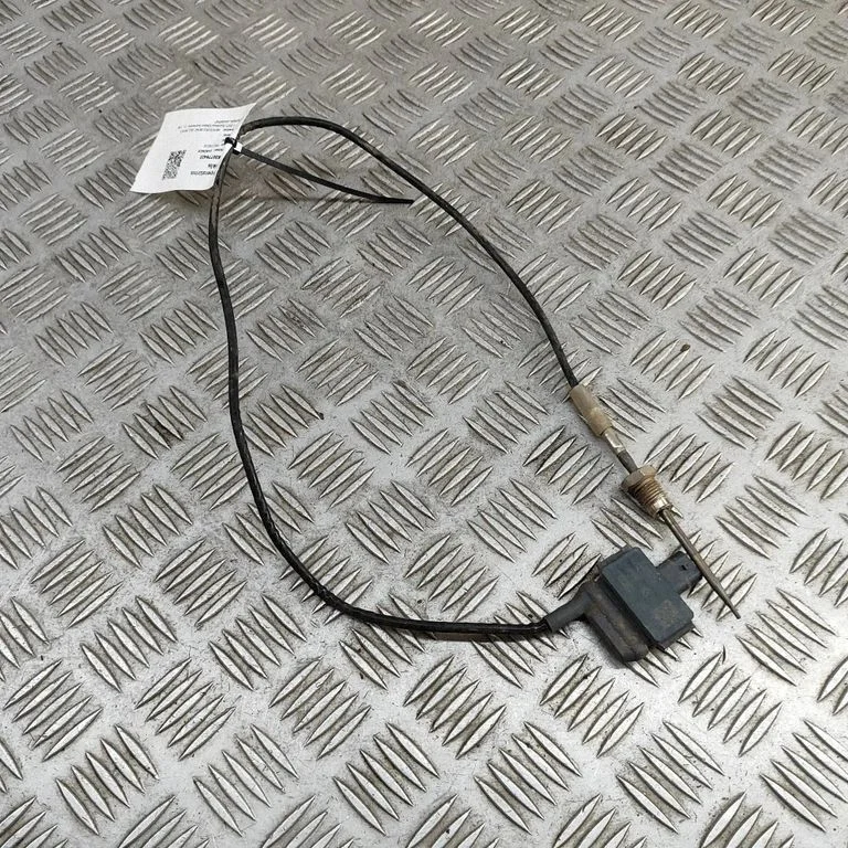 Oil temperature sensor A0009057915