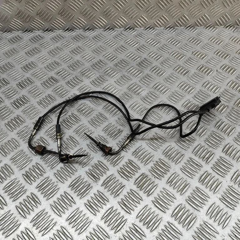 Oil temperature sensor A0009052614