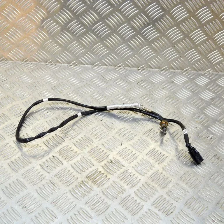Oil temperature sensor 04L906088DR
