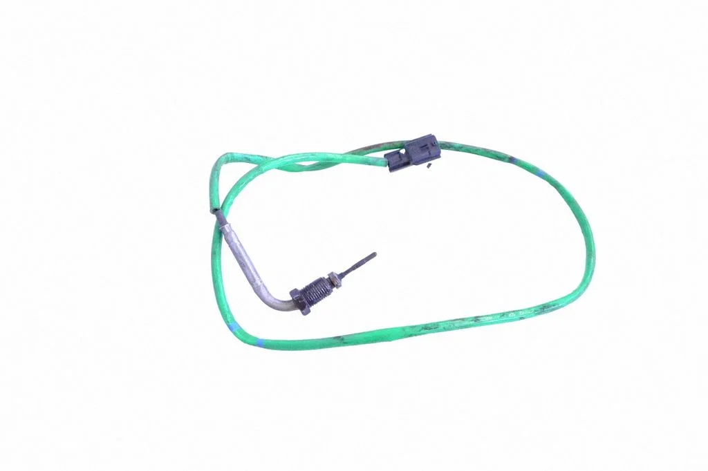 Oil temperature sensor D106158071