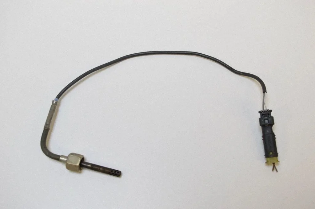 Oil temperature sensor – Mercedes-Benz C-Class AMG W204 (2007-2014)