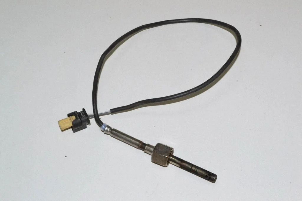 Oil temperature sensor – Mercedes-Benz E-Class W212 (2009-2016)
