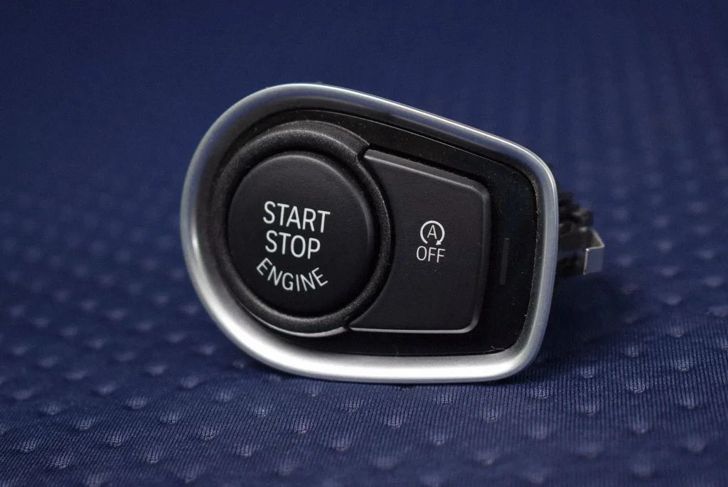 Motora iedarbināšanas poga (slēdzis) – BMW 2. sērija F46 (2015-)