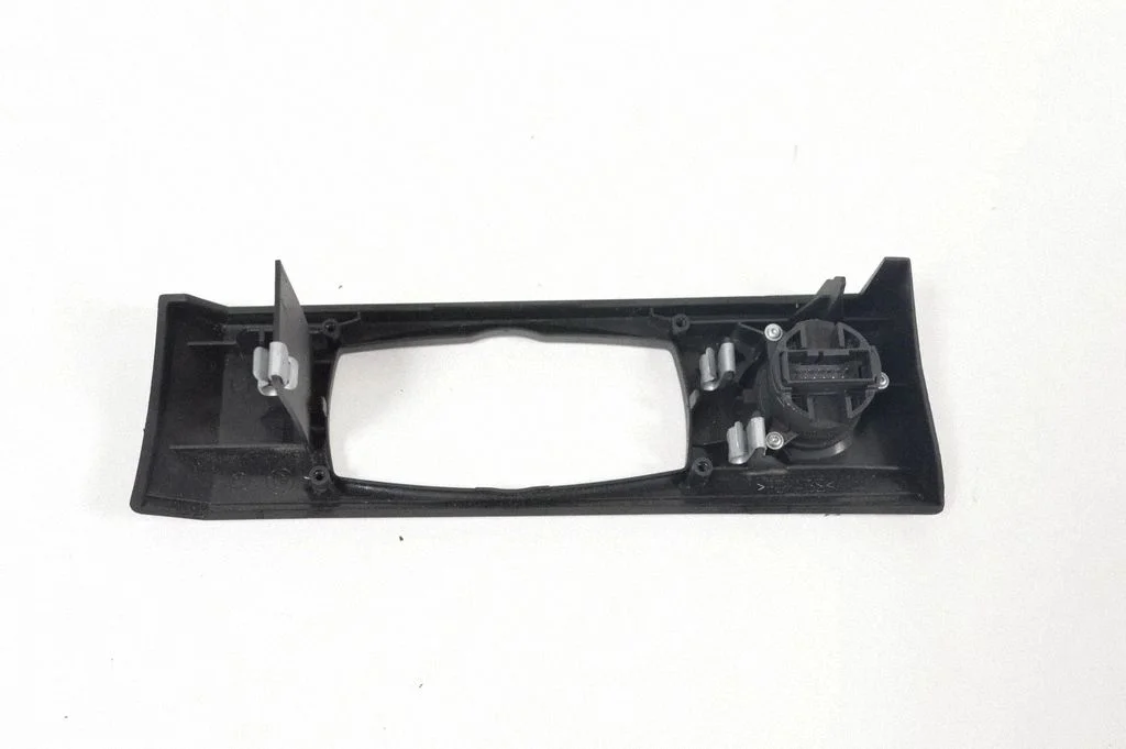 Motora iedarbināšanas poga (slēdzis) – BMW 5. sērija E60 E61 (2004-2010)