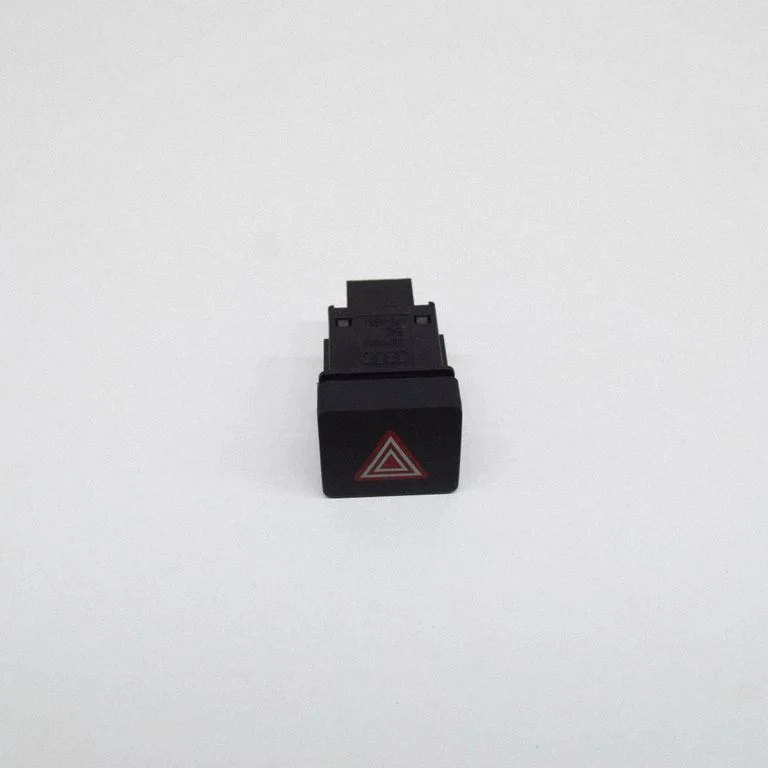 Avārijas gaismu slēdzis 8W0941509A
