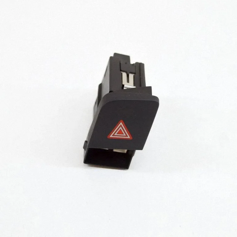 Avārijas gaismu slēdzis 8U2941509A