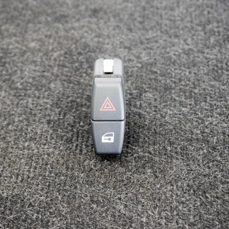 Avārijas gaismu slēdzis 6919506549519500