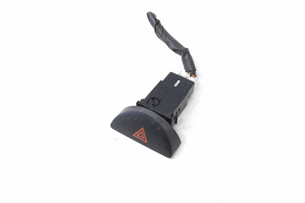 Avārijas gaismu slēdzis 864W01404