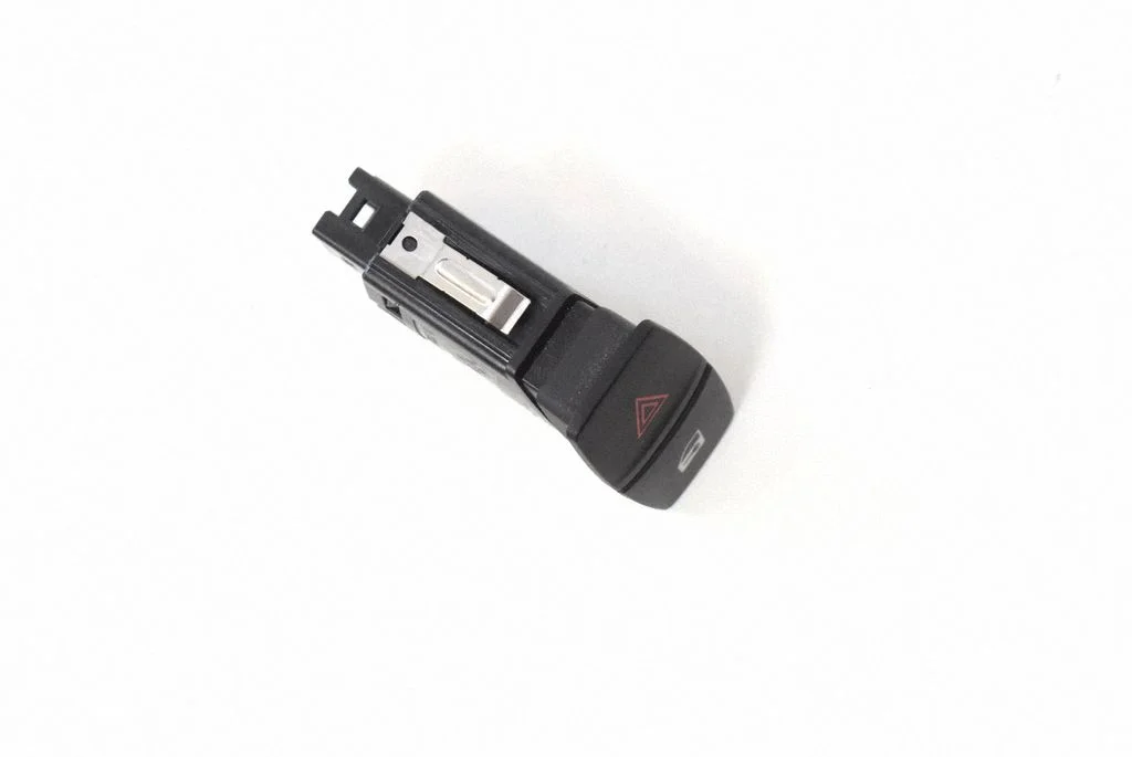 Hazard light switch – Mercedes-Benz A-Class W169 (2004-2012)