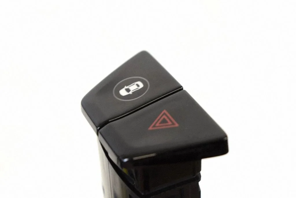 Włącznik świateł awaryjnych – BMW Seria 5 G30 G31 G38 (2016-)