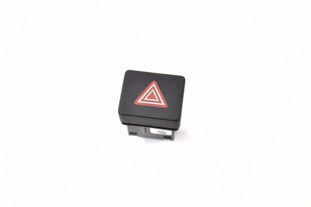 Avārijas gaismu slēdzis 8W0941509A