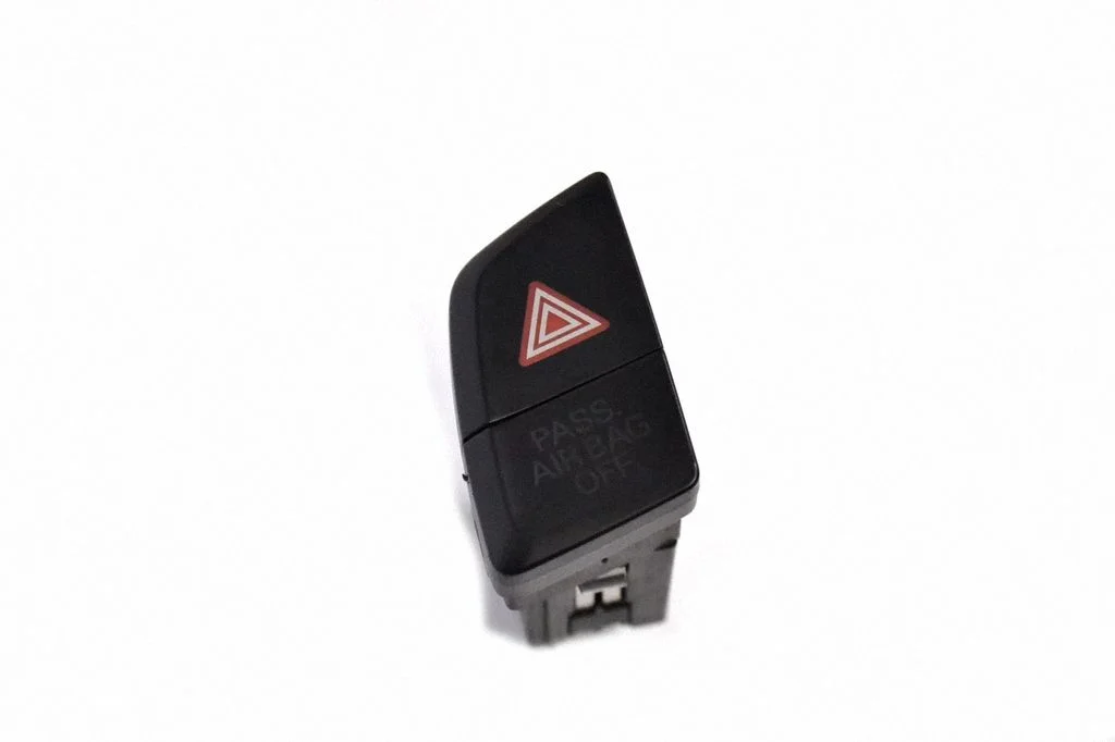 Avārijas gaismu slēdzis 8R2941509A