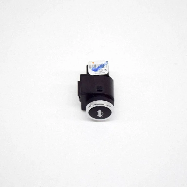 Tailgate/boot open switch button 68141864AA