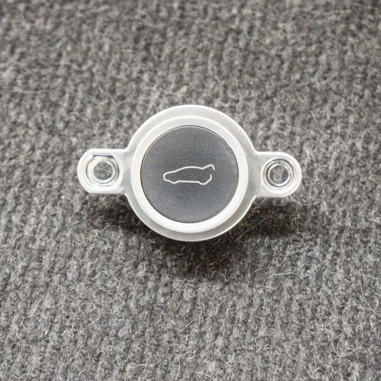 Pakiruumiluugi sulgemislüliti – Tesla Model S (2012-)