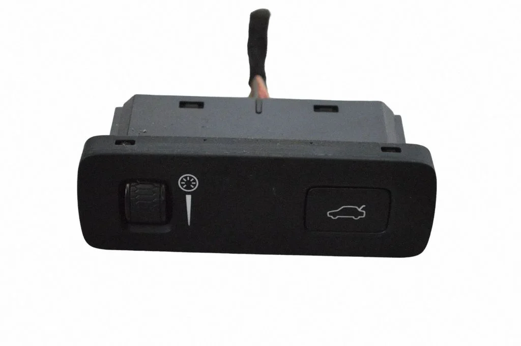 Tailgate/boot open switch button – Volvo S90, V90 (2016-)