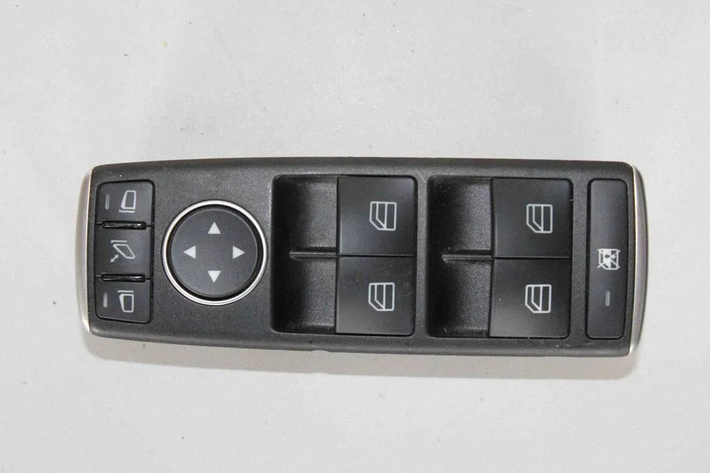 Elektrisko logu slēdzis – Mercedes-Benz C klase AMG W204 (2007-2014)