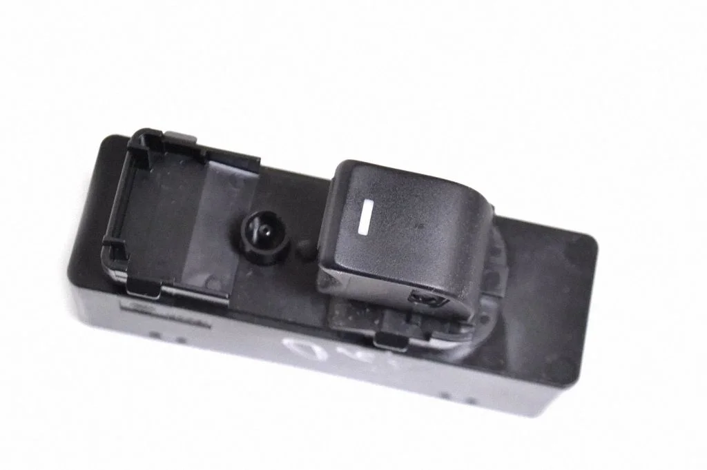 Elektrisko logu slēdzis KA1H66380