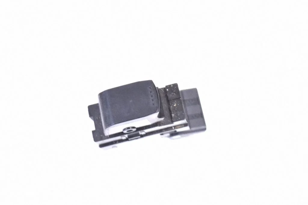 Electric window control switch 62J001688T