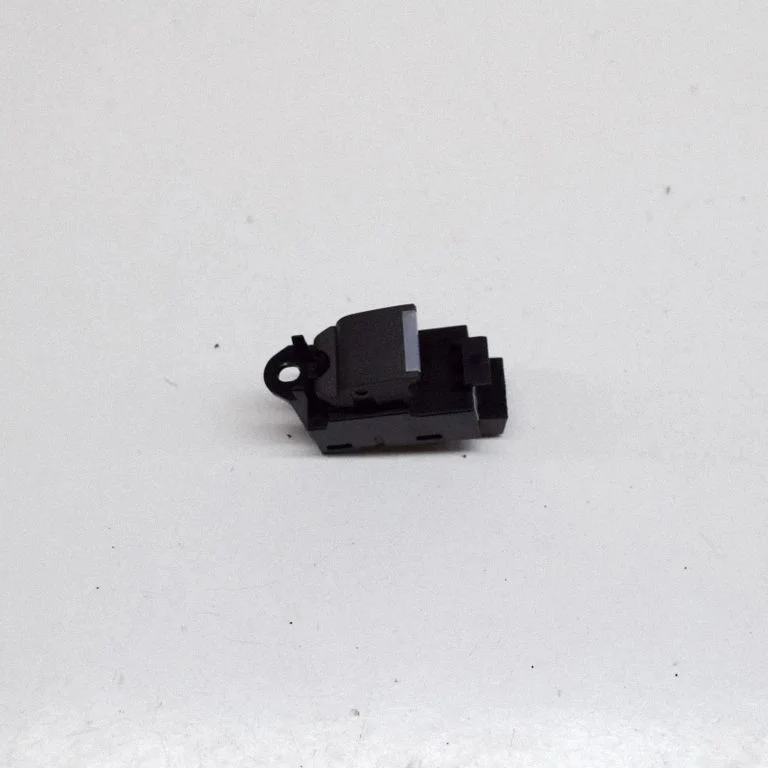 Elektrisko logu slēdzis GJ3214717AA