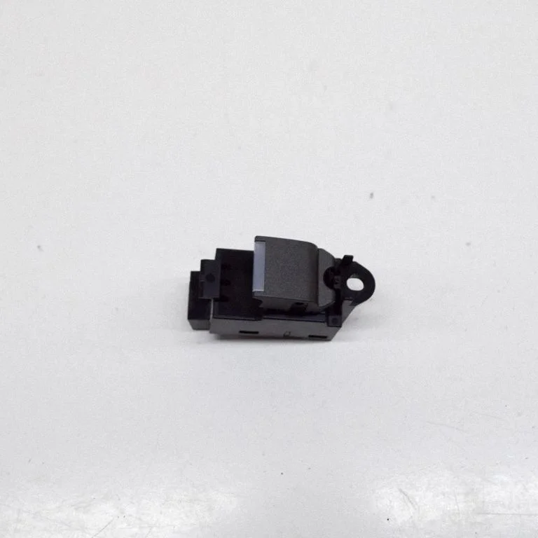 Elektrisko logu slēdzis GJ3214717AA