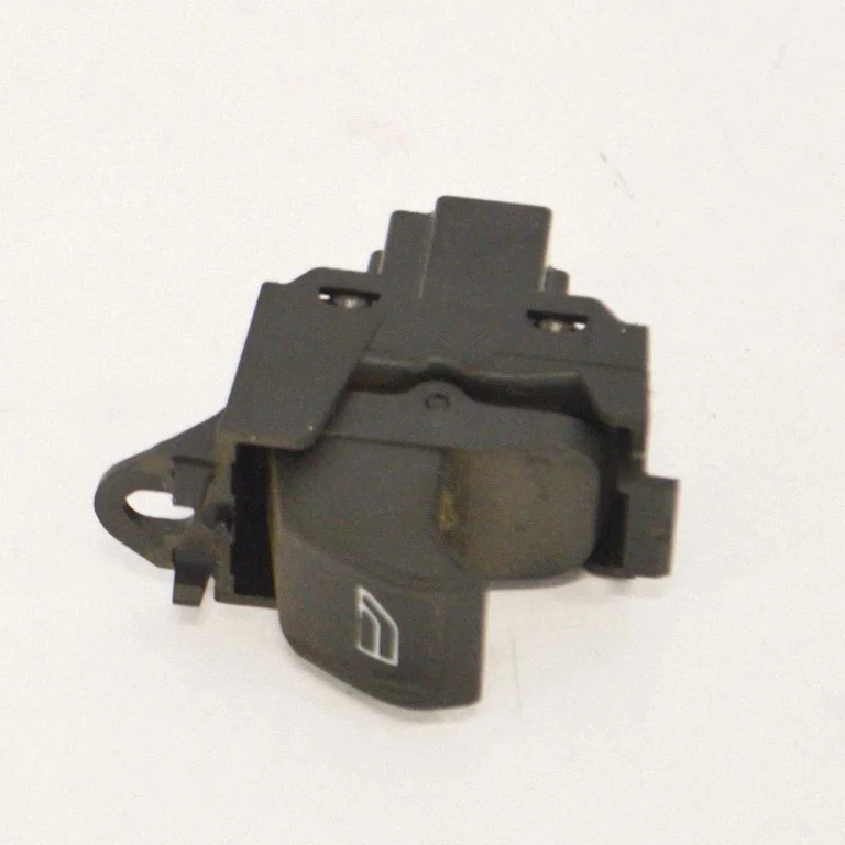 Electric window control switch – Volvo V70 (2005-2008)