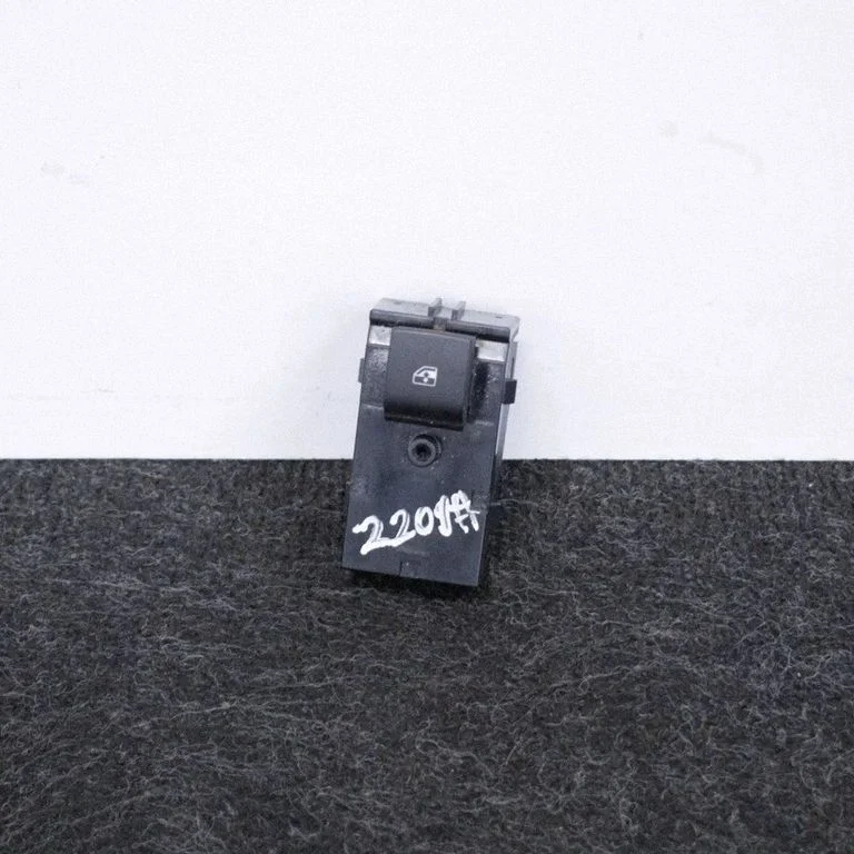 Electric window control switch – Opel Zafira C (2011-2019)