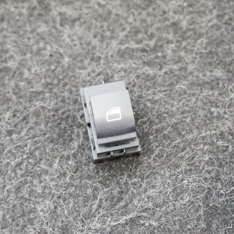 Elektrisko logu slēdzis 9208107