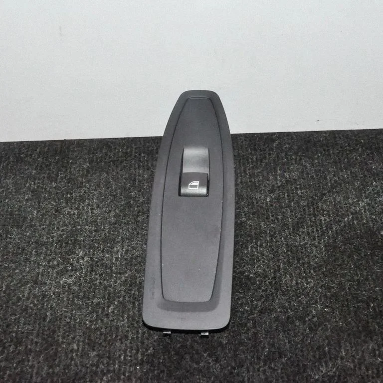 Elektrisko logu slēdzis – BMW 4. sērija F32 F33 (2013-2020)