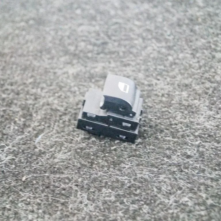 Elektrisko logu slēdzis – BMW 3. sērija GT F34 (2013-2017)