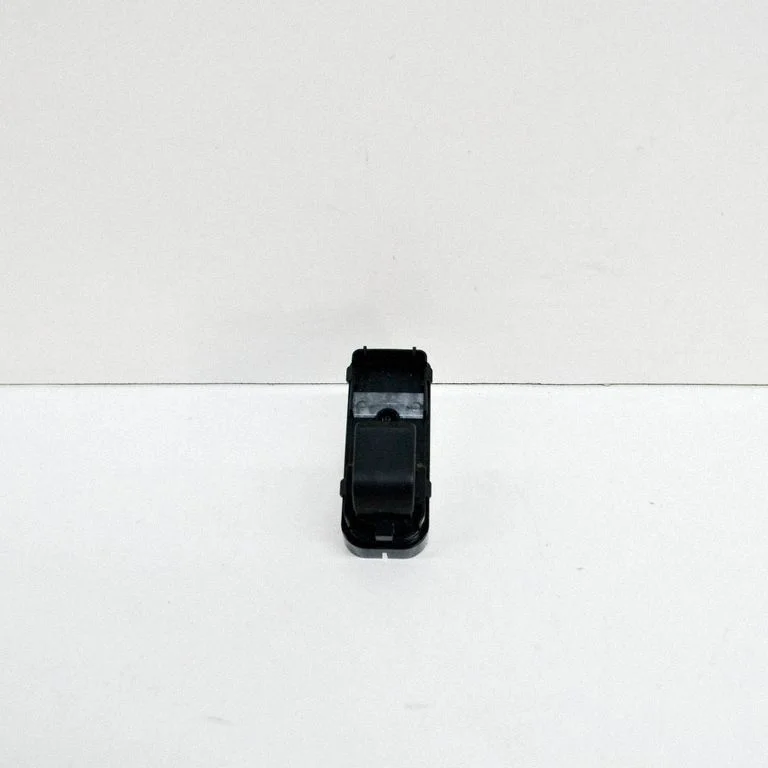Elektrisko logu slēdzis D09H66370