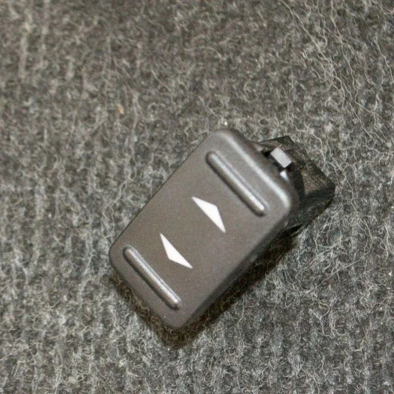 Elektrisko logu slēdzis 6M2T14529AD