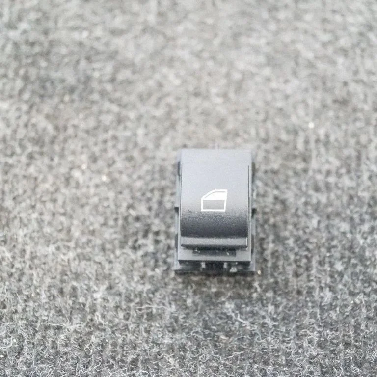 Przełącznik szyb elektrycznych – BMW Seria 5 F10 F11 (2009-2016)