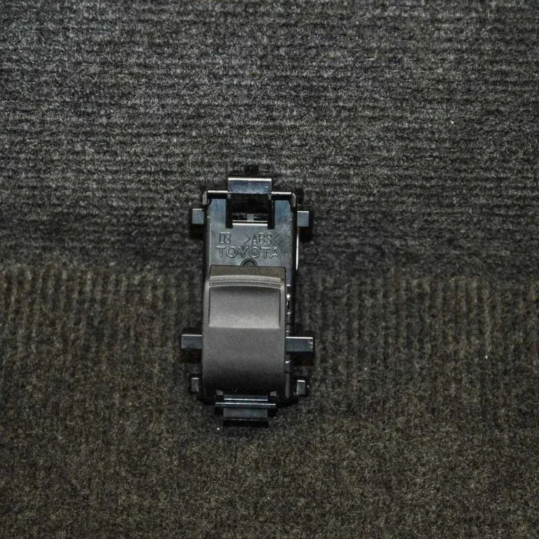 Elektrisko logu slēdzis 8292A30