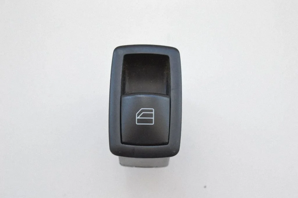 Przełącznik szyb elektrycznych A2518200510