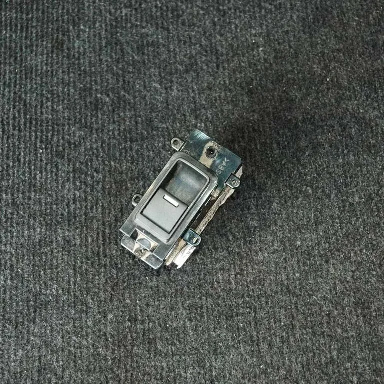 Elektrisko logu slēdzis 35770T1GG01