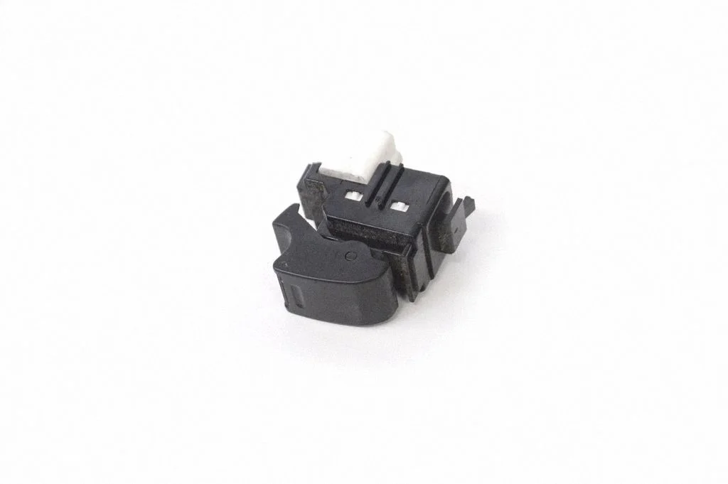 Elektrisko logu slēdzis 3B7N