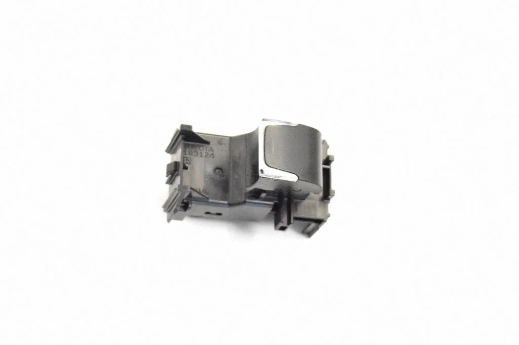 Electric window control switch 3071K90