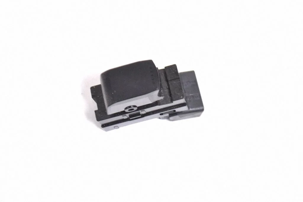 Electric window control switch 62J001318T