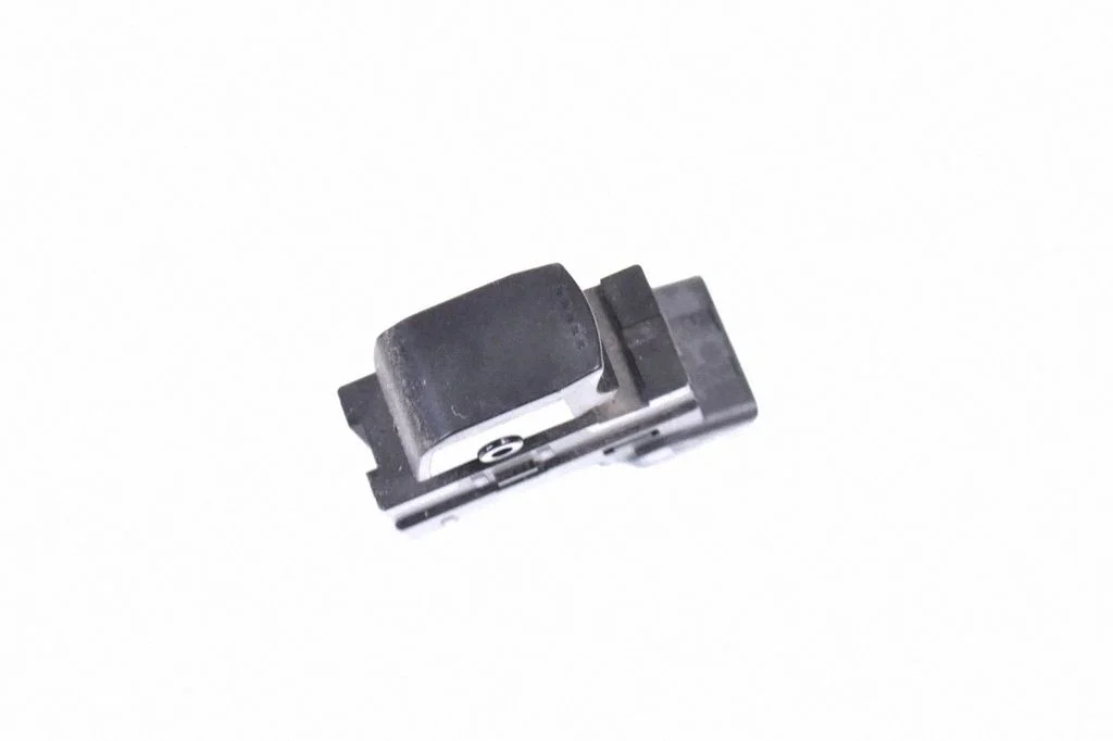 Electric window control switch 62J001798T