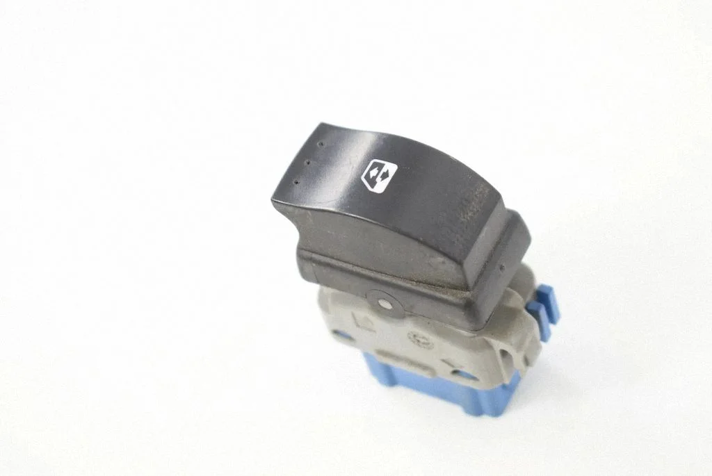 Elektrisko logu slēdzis 476809404107
