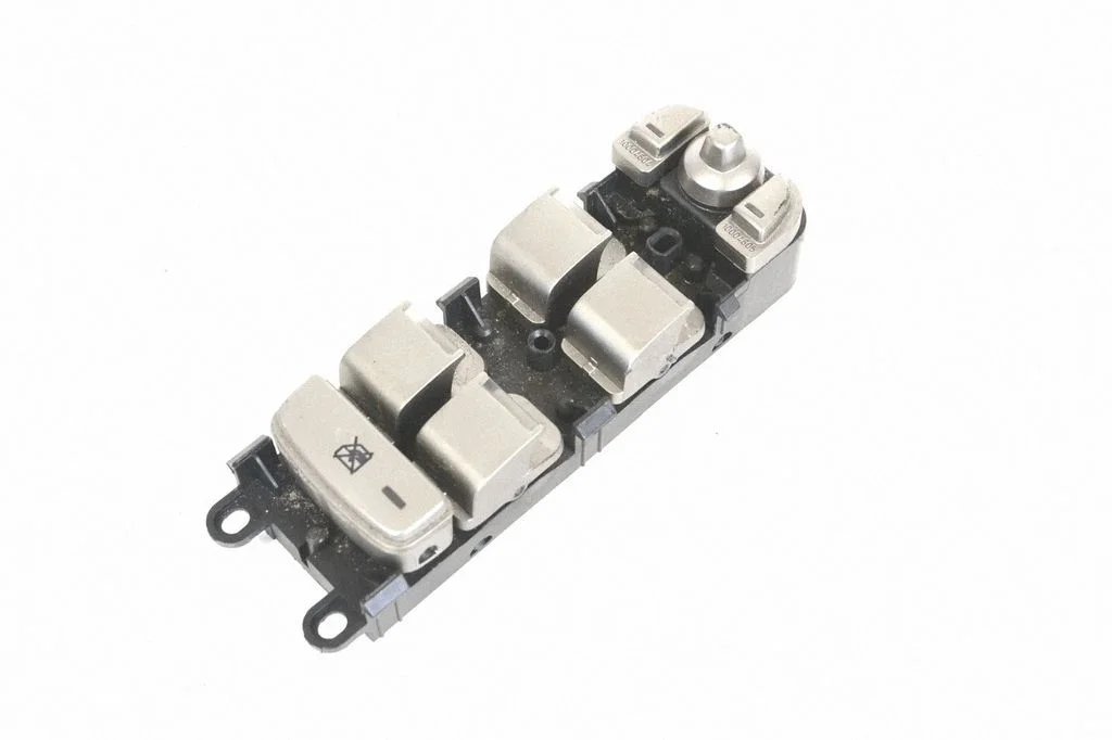Elektrisko logu slēdzis 8X2314540AE