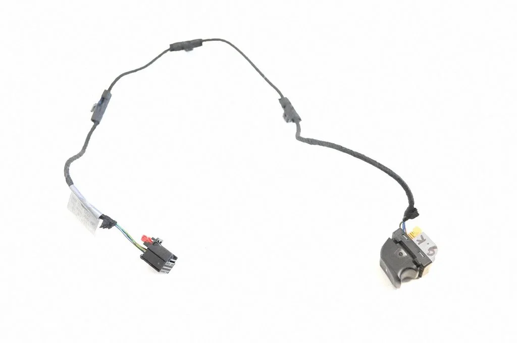 Elektrisko logu slēdzis 8R0971693