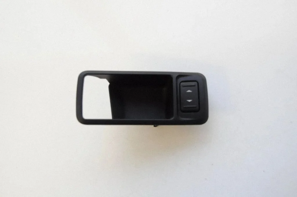 Electric window control switch – Ford Focus C-MAX (2003-2010)