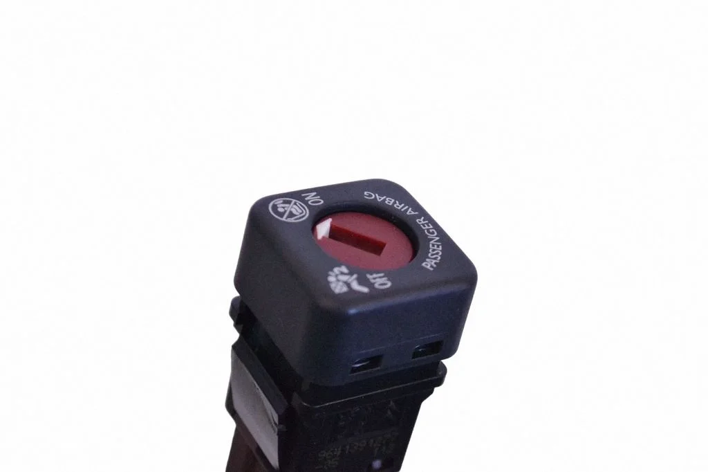 Passenger airbag on/off switch – Opel Mokka X (2019-)