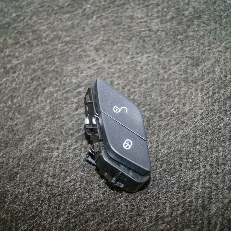 Citi slēdži/rokturi/pārslēdži A2229053800