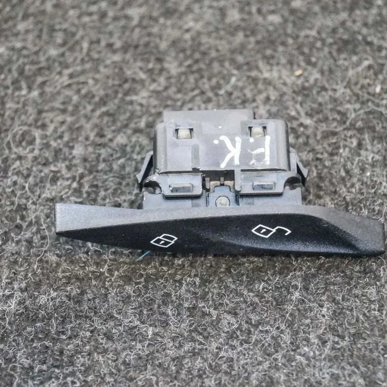 Citi slēdži/rokturi/pārslēdži 9354761