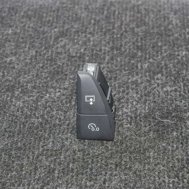 Citi slēdži/rokturi/pārslēdži 4G2927227
