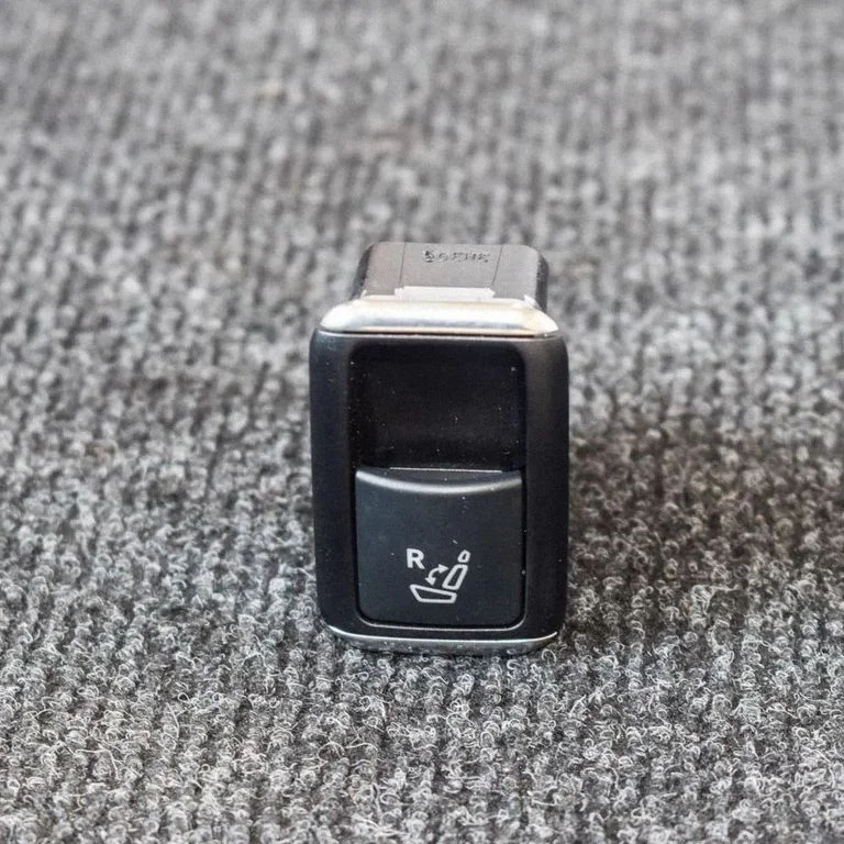 Other switches/knobs/shifts A1668201310